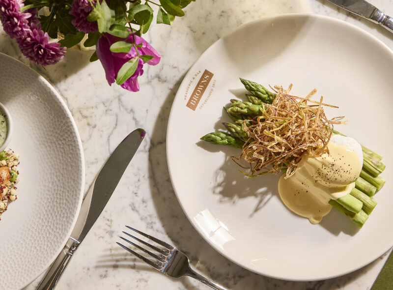 Asparagus & Poached Egg-Browns